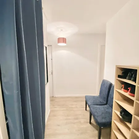 Privee Dans Partage - Gravieres - Tram A - Wifi - Ref P4 Homestay *